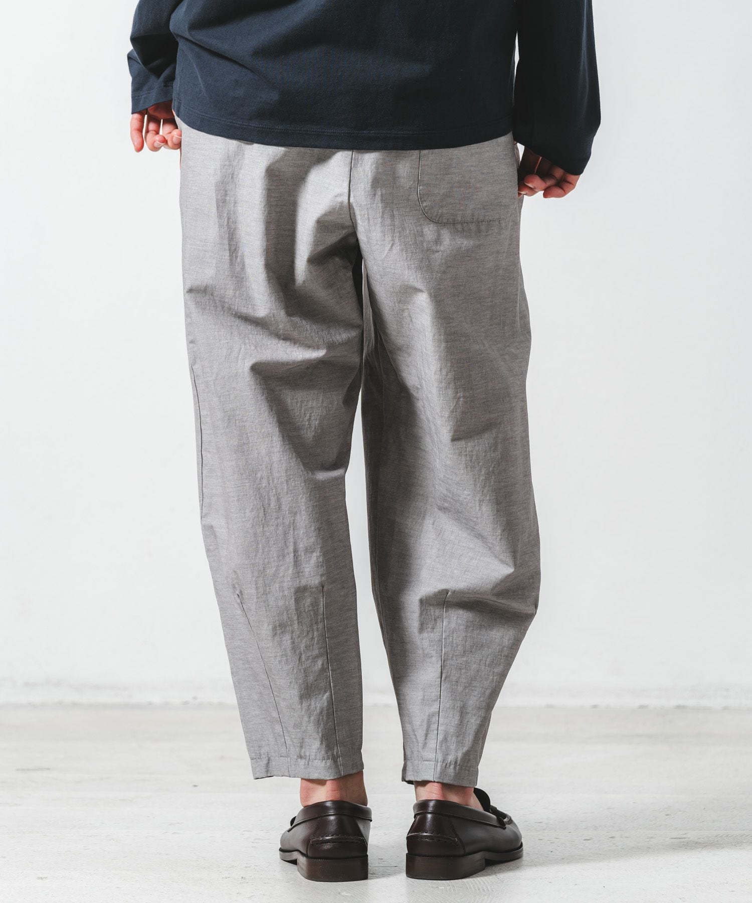 Kaval グレー タックパンツ　コットンリネン コットンリネンストレッチタックワイドパンツ | quadro (クオドロ