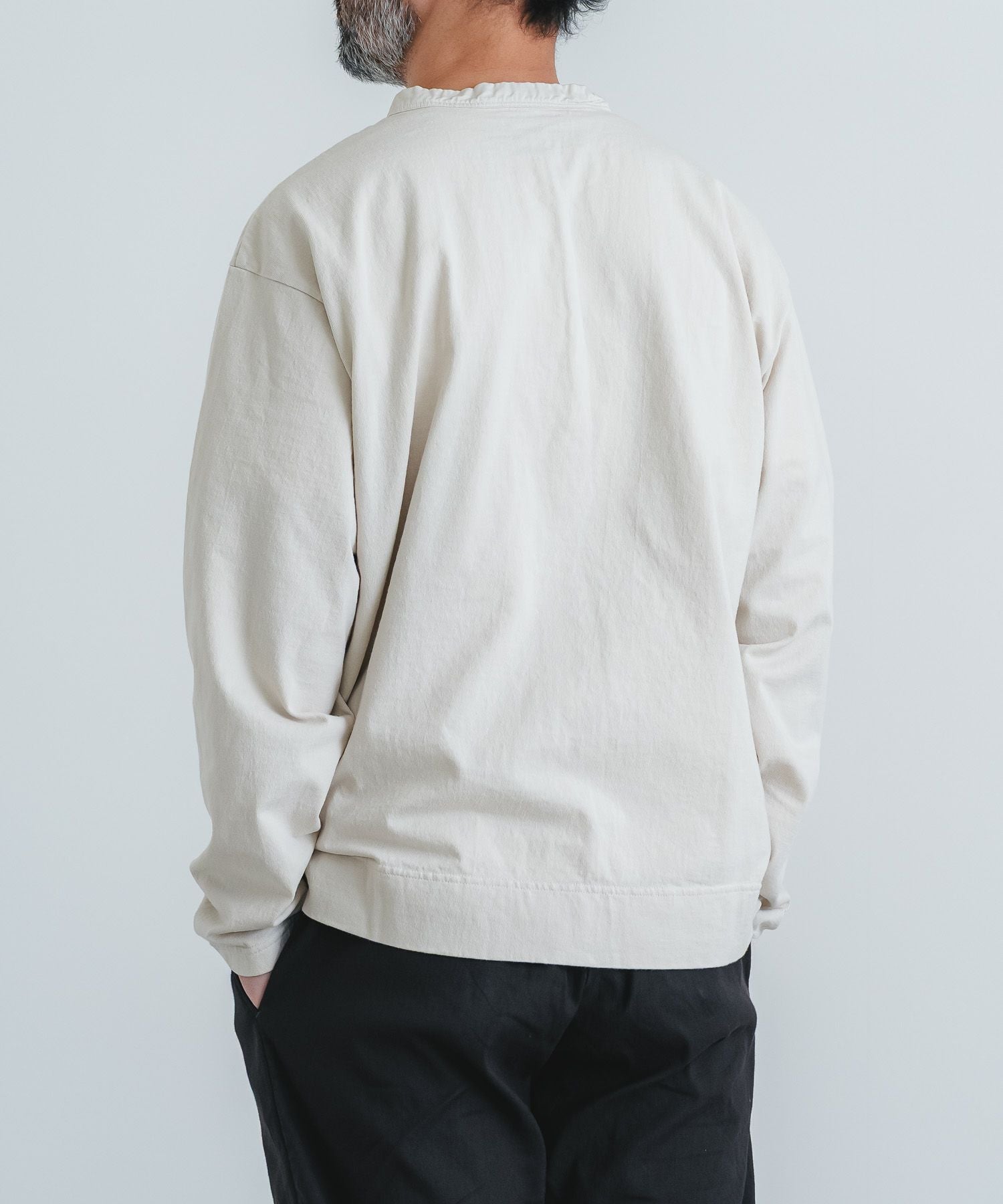 エメラルド天竺布帛前立てヘンリーネックプルオーバーMEN【quadro×製品