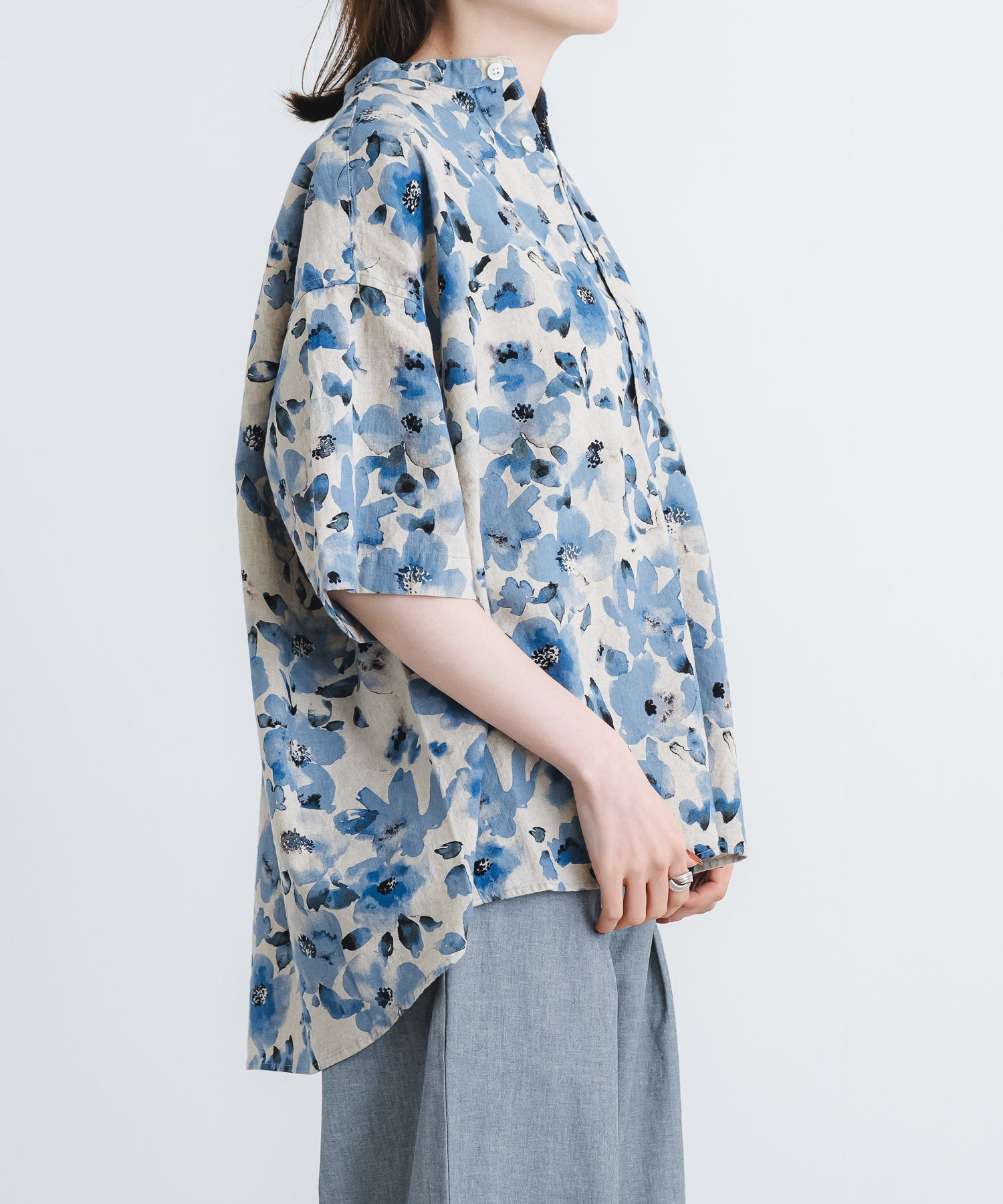 綿麻シーチング花柄pt5分袖スタンドカラーワイドシャツ【WOMEN