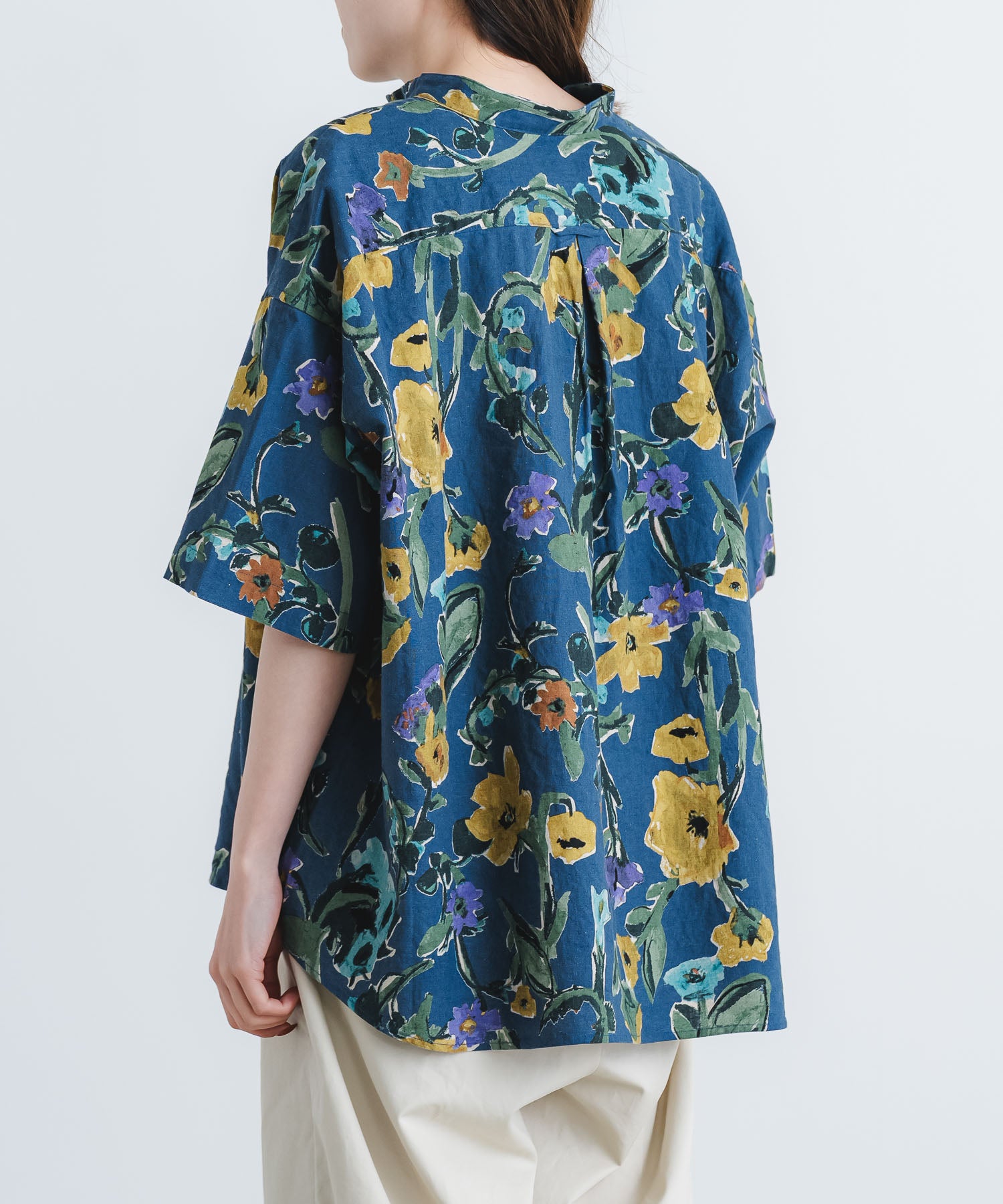 綿麻シーチング花柄pt5分袖スタンドカラーワイドシャツ【WOMEN