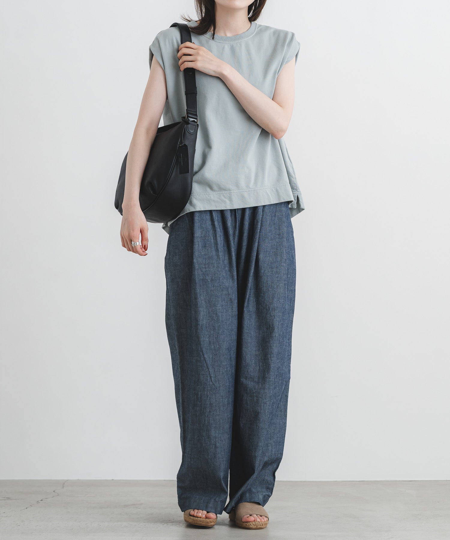 high grade leather large shoulder bag | quadro (クオドロ) 公式