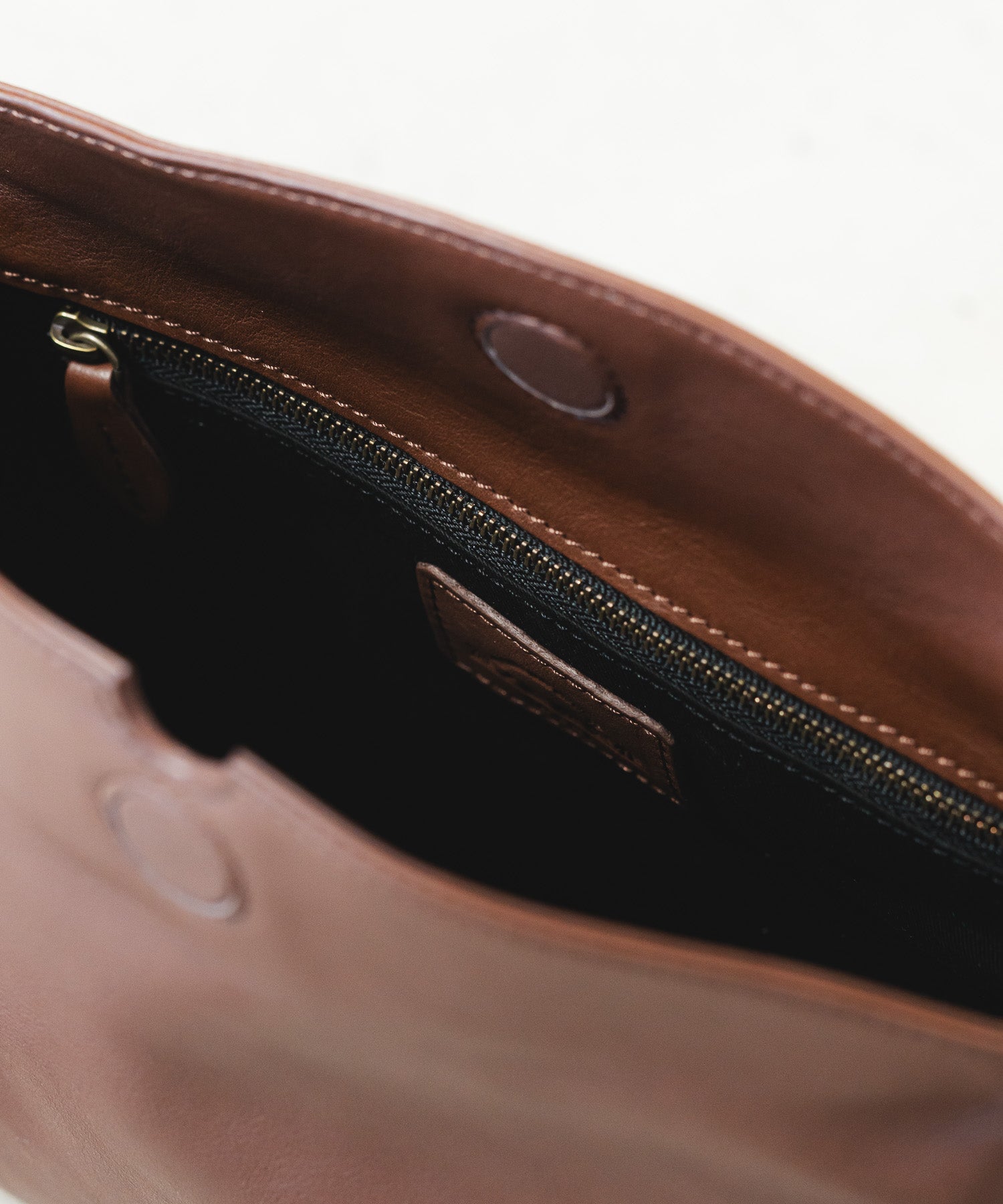 high grade leather mini shoulder bag | quadro (クオドロ) 公式